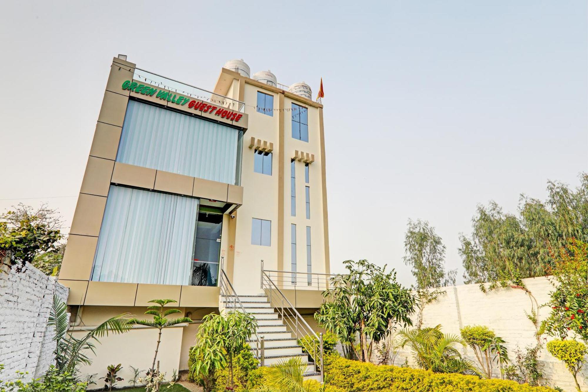 Oyo Green Valley Guest House Sultānpur Exteriér fotografie