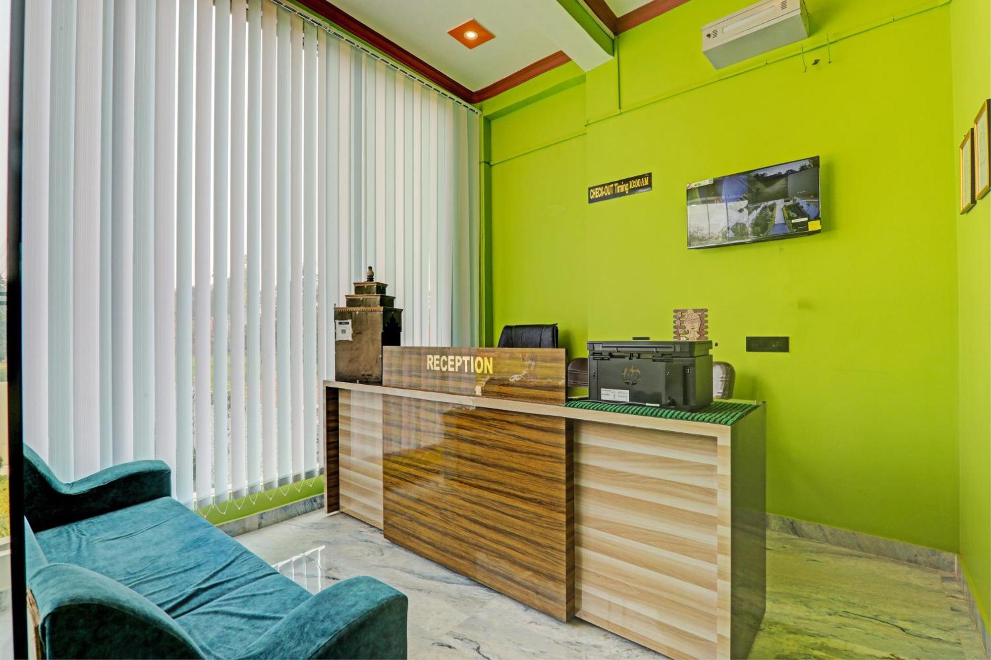 Oyo Green Valley Guest House Sultānpur Exteriér fotografie