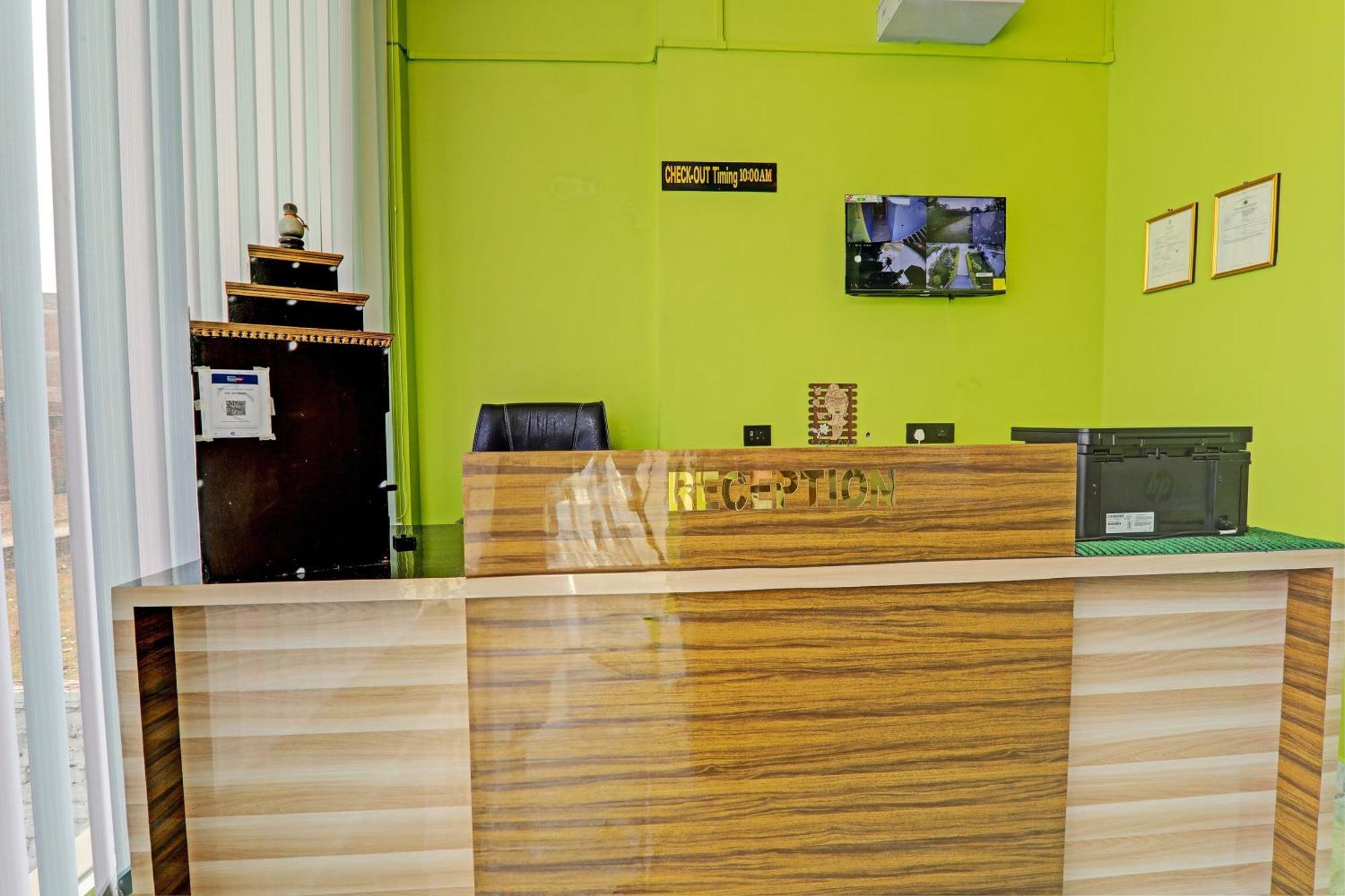 Oyo Green Valley Guest House Sultānpur Exteriér fotografie