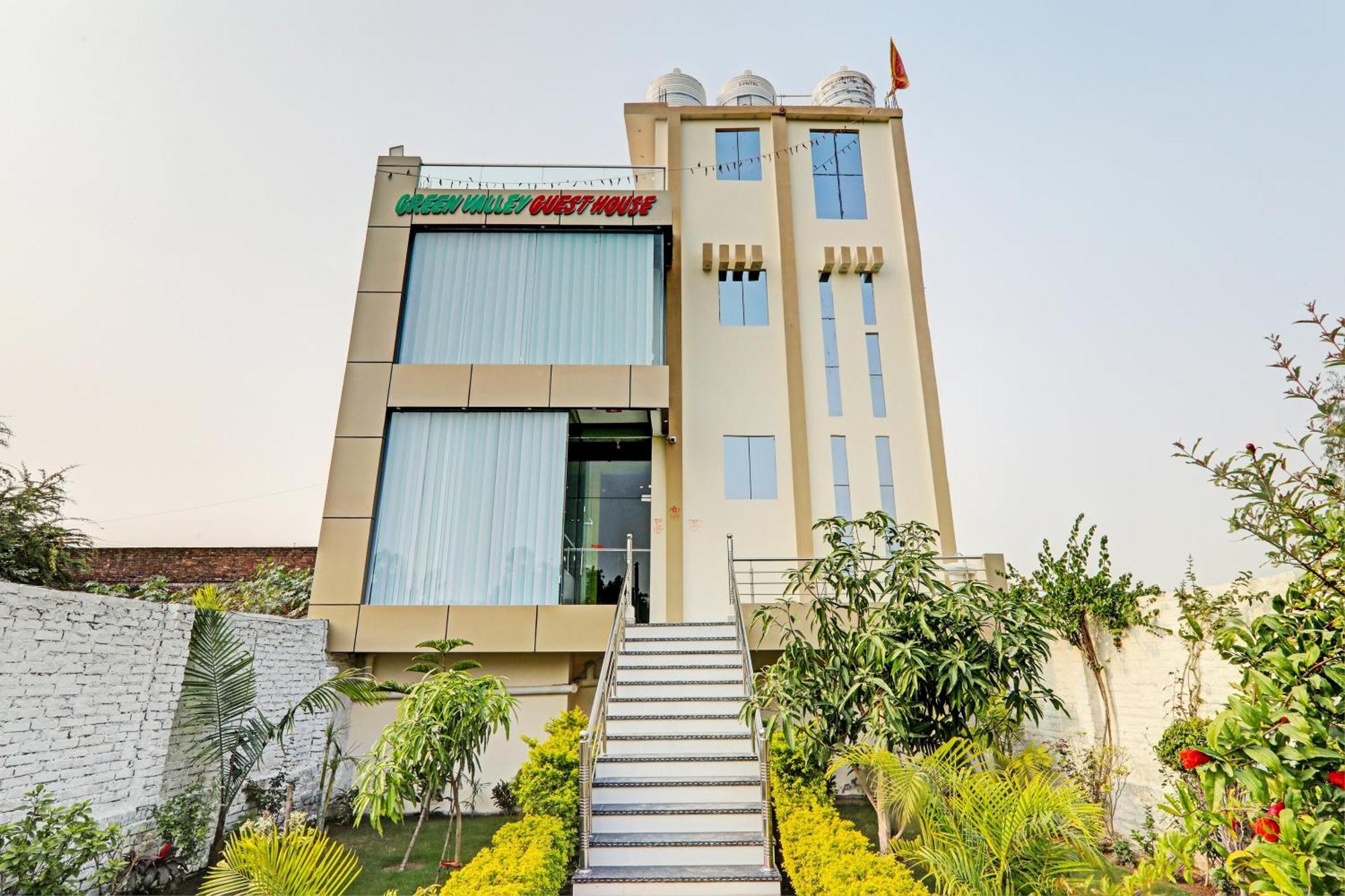 Oyo Green Valley Guest House Sultānpur Exteriér fotografie